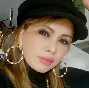 Meet your Posher, Chona